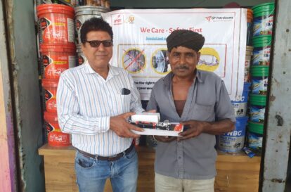 Distributing Wrench & Eye Protection Goggles to Unskilled Mechanics